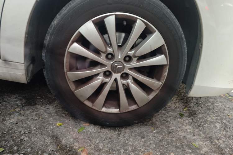 Used Citroen C-Quatre 2013 Sedan 1.6L Manual - Prestige Model Right Front Wheel Hub