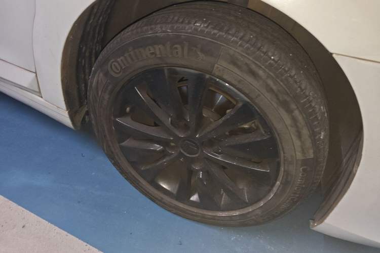 Used Citroen C-Quatre 2013 Sedan 1.6L Automatic Prestige Model Right Front Wheel Hub