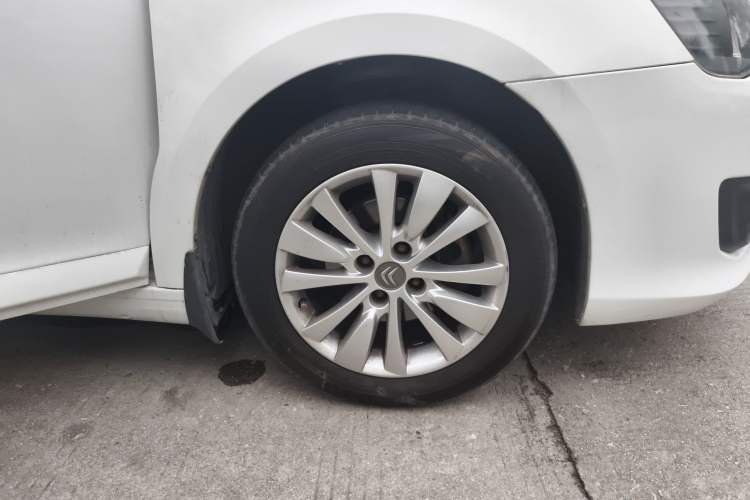 Used Citroen C-Quatre 2013 Hatchback 1.6L Automatic LeShang Model Right Front Wheel Hub