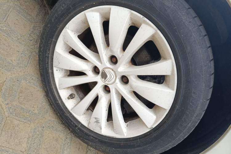 Used Citroen C-Quatre 2013 Sedan 1.6L Manual - Prestige Model Right Front Wheel Hub
