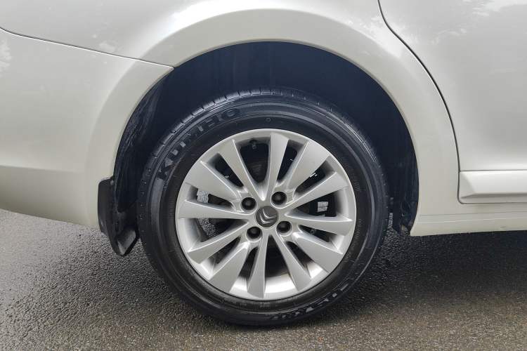 Used Citroen C-Quatre 2013 Sedan 1.6L Automatic Prestige Model Right Rear Wheel Hub