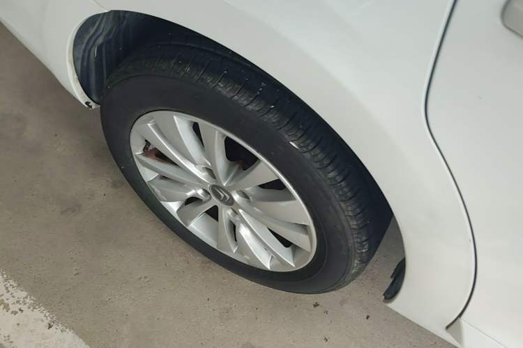 Used Citroen C-Quatre 2013 Sedan 1.6L Automatic Prestige Model Right Rear Wheel Hub