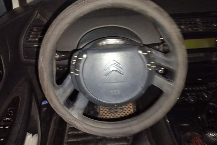 Used Citroen C-Quatre 2013 1.6L Manual Prestige CNG Model Steering Wheel