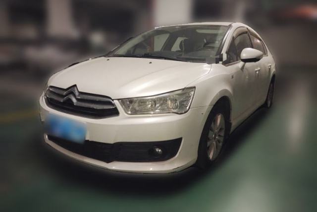 Ojetý Citroen C-Quatre 2013 Sedan 2.0L Manual - Joyful Edition