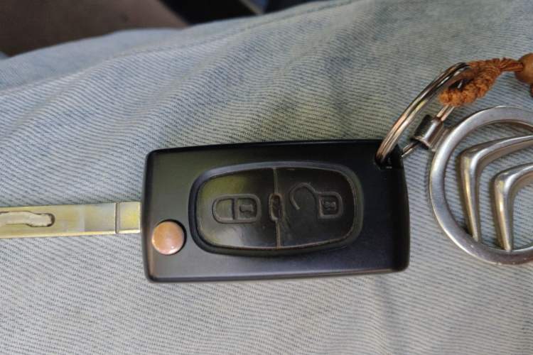Used Citroen C-Quatre 2013 1.6L Manual Prestige CNG Model Vehicle Key