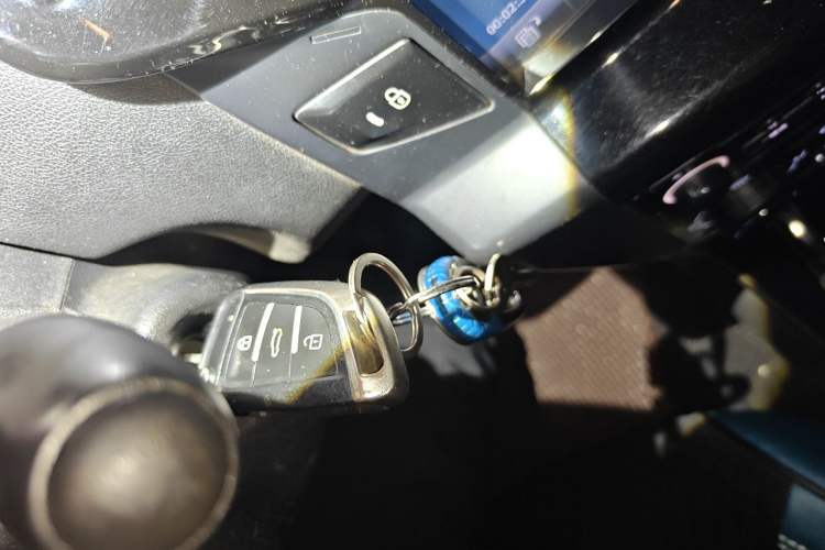 Used Citroen C-Quatre 2013 1.6L Manual Prestige CNG Model Vehicle Key