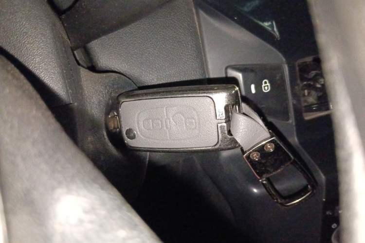Used Citroen C-Quatre 2013 1.6L Manual Prestige CNG Model Vehicle Key