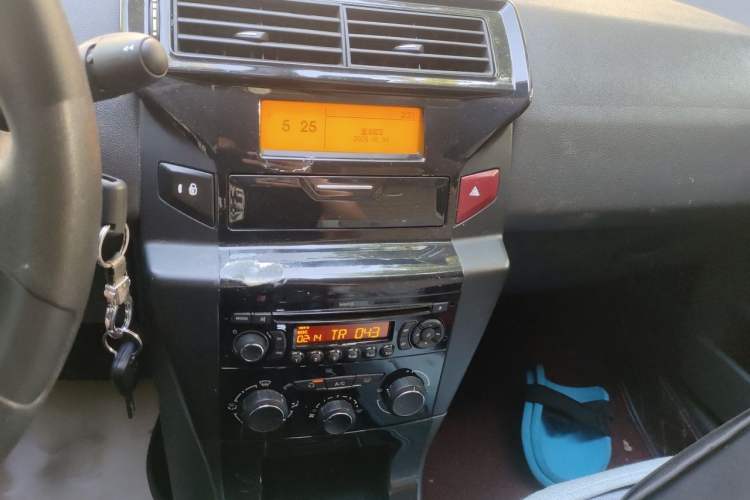 Used Citroen C-Quatre 2014 VTS Version 1.6L Manual - Premium Model Audio And AC Panel