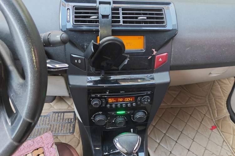 Used Citroen C-Quatre 2014 VTS Version 1.6L Automatic Prestige Model Audio And AC Panel