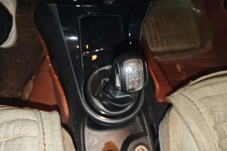 Used Citroen C-Quatre 2014 VTS Version 1.6L Manual Enjoyment Model Gear Lever