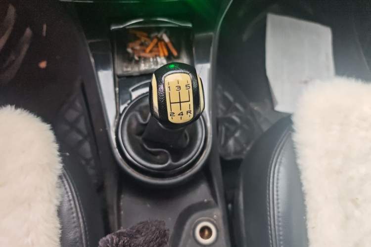 Used Citroen C-Quatre 2014 VTS Version 1.6L Manual - Premium Model Gear Lever