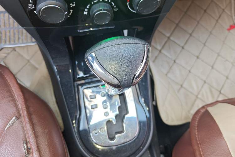 Used Citroen C-Quatre 2014 VTS Version 1.6L Automatic Prestige Model Gear Lever