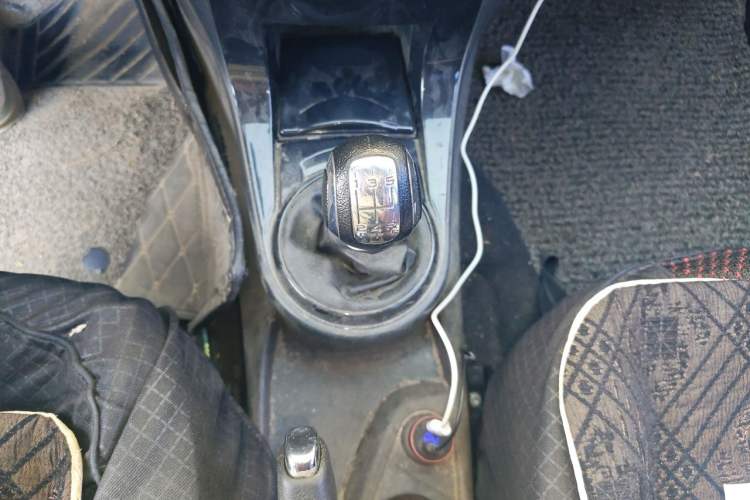 Used Citroen C-Quatre 2014 VTS Version 1.6L Manual - Premium Model Gear Lever