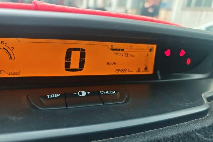 Used Citroen C-Quatre 2014 VTS Version 1.6L Manual - Premium Model Odometer Close Up