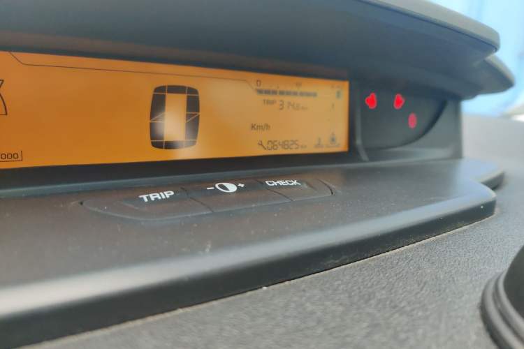 Used Citroen C-Quatre 2014 VTS Version 1.6L Manual - Premium Model Odometer Close Up