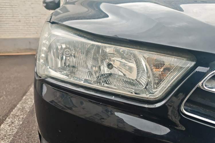 Used Citroen C-Quatre 2014 VTS Version 1.6L Manual - Premium Model Right Front Headlight