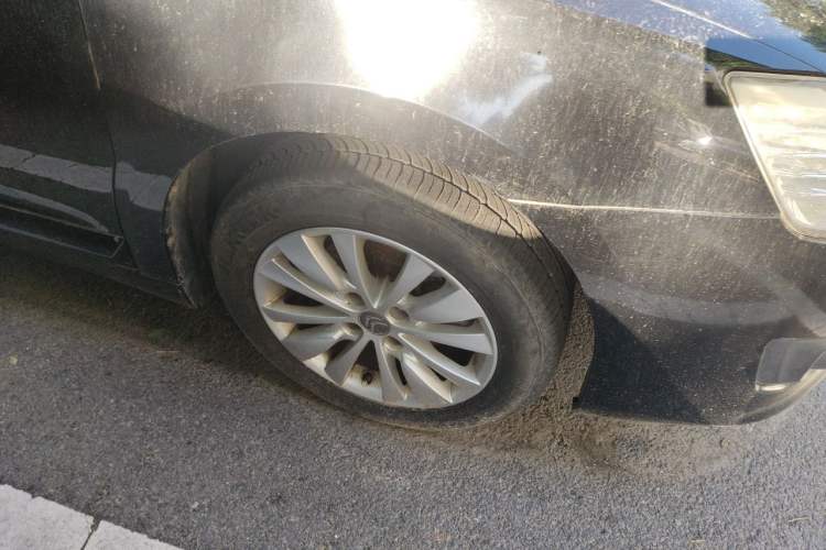 Used Citroen C-Quatre 2014 VTS Version 1.6L Manual - Premium Model Right Front Wheel Hub