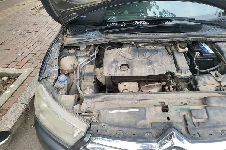 Used Citroen C-Quatre 2014 VTS Version 1.6L Manual - Premium Model Engine Bay Right