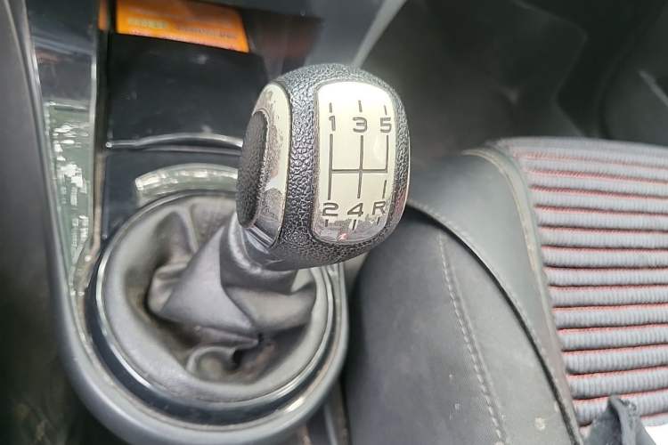 Used Citroen C-Quatre 2014 VTS Version 1.6L Manual - Premium Model Gear Lever
