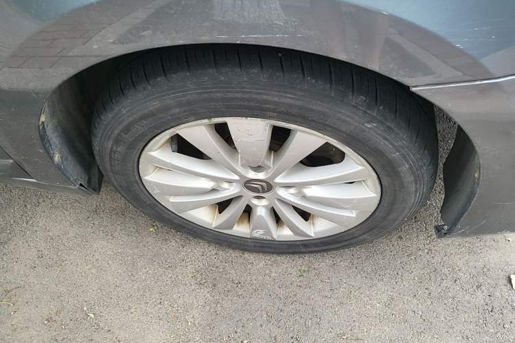 Used Citroen C-Quatre 2014 VTS Version 1.6L Manual - Premium Model Right Front Wheel Hub