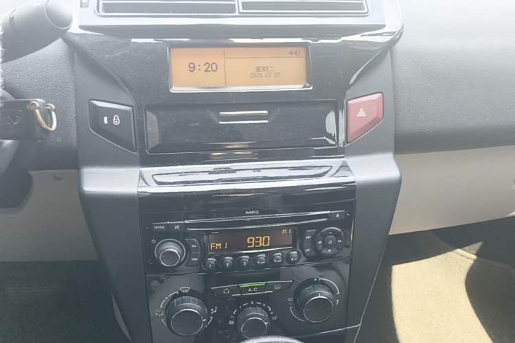 Used Citroen C-Quatre 2014 VTS Version 1.6L Automatic Prestige Model Audio And AC Panel