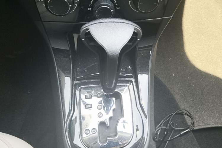 Used Citroen C-Quatre 2014 VTS Version 1.6L Automatic Prestige Model Gear Lever