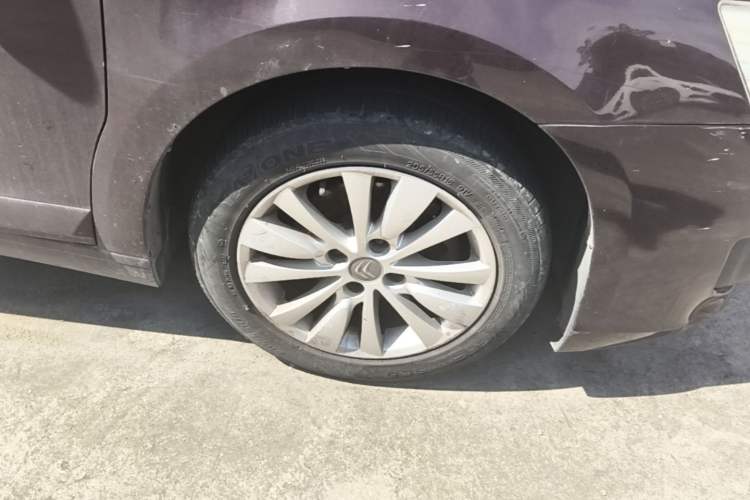 Used Citroen C-Quatre 2014 VTS Version 1.6L Automatic Prestige Model Right Front Wheel Hub