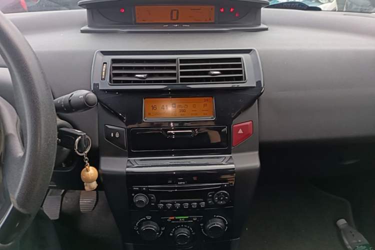 Used Citroen C-Quatre 2014 VTS Version 1.6L Manual - Premium Model Audio And AC Panel
