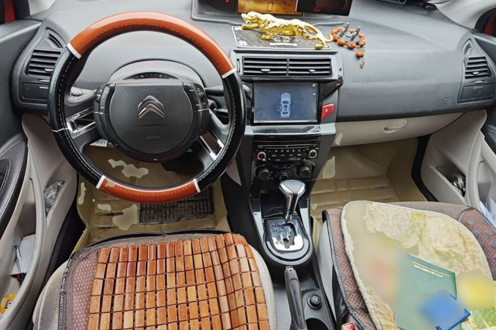 Used Citroen C-Quatre 2014 VTS Version 1.6L Automatic Prestige Model Center Console