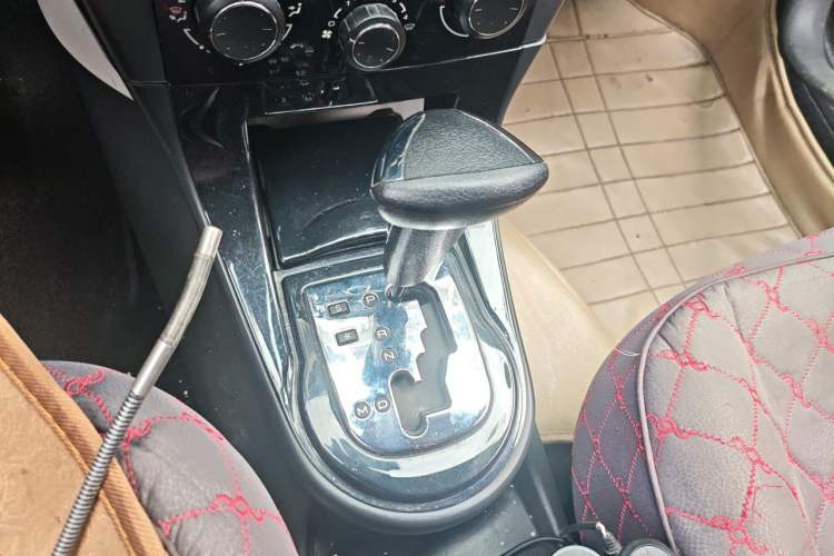 Used Citroen C-Quatre 2014 VTS Version 1.6L Automatic Enjoyment Model Gear Lever