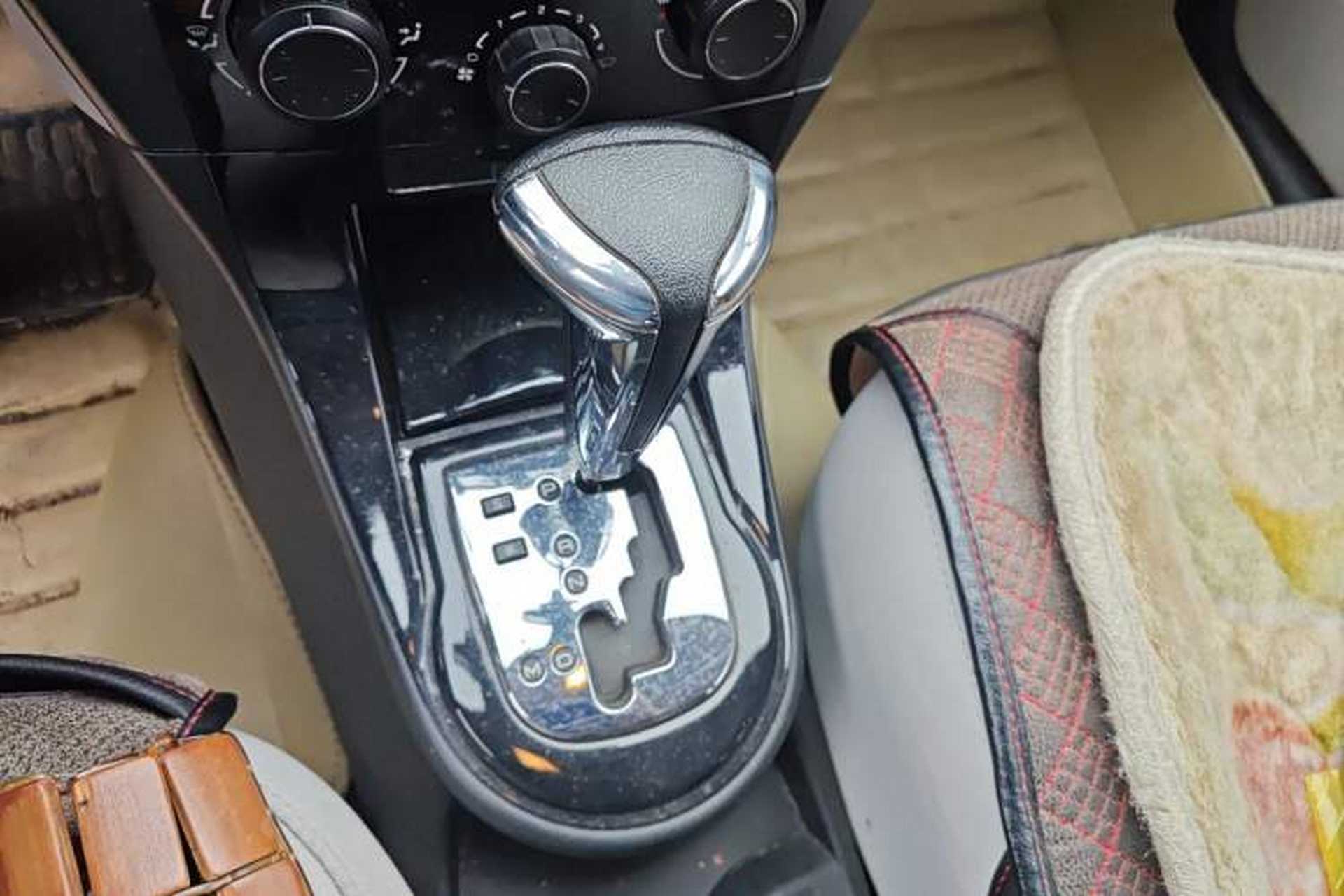 Used Citroen C-Quatre 2014 VTS Version 1.6L Automatic Prestige Model Gear Lever