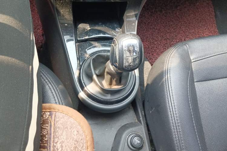 Used Citroen C-Quatre 2014 VTS Version 1.6L Manual - Premium Model Gear Lever