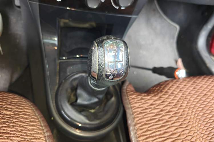 Used Citroen C-Quatre 2014 VTS Version 1.6L Manual - Premium Model Gear Lever