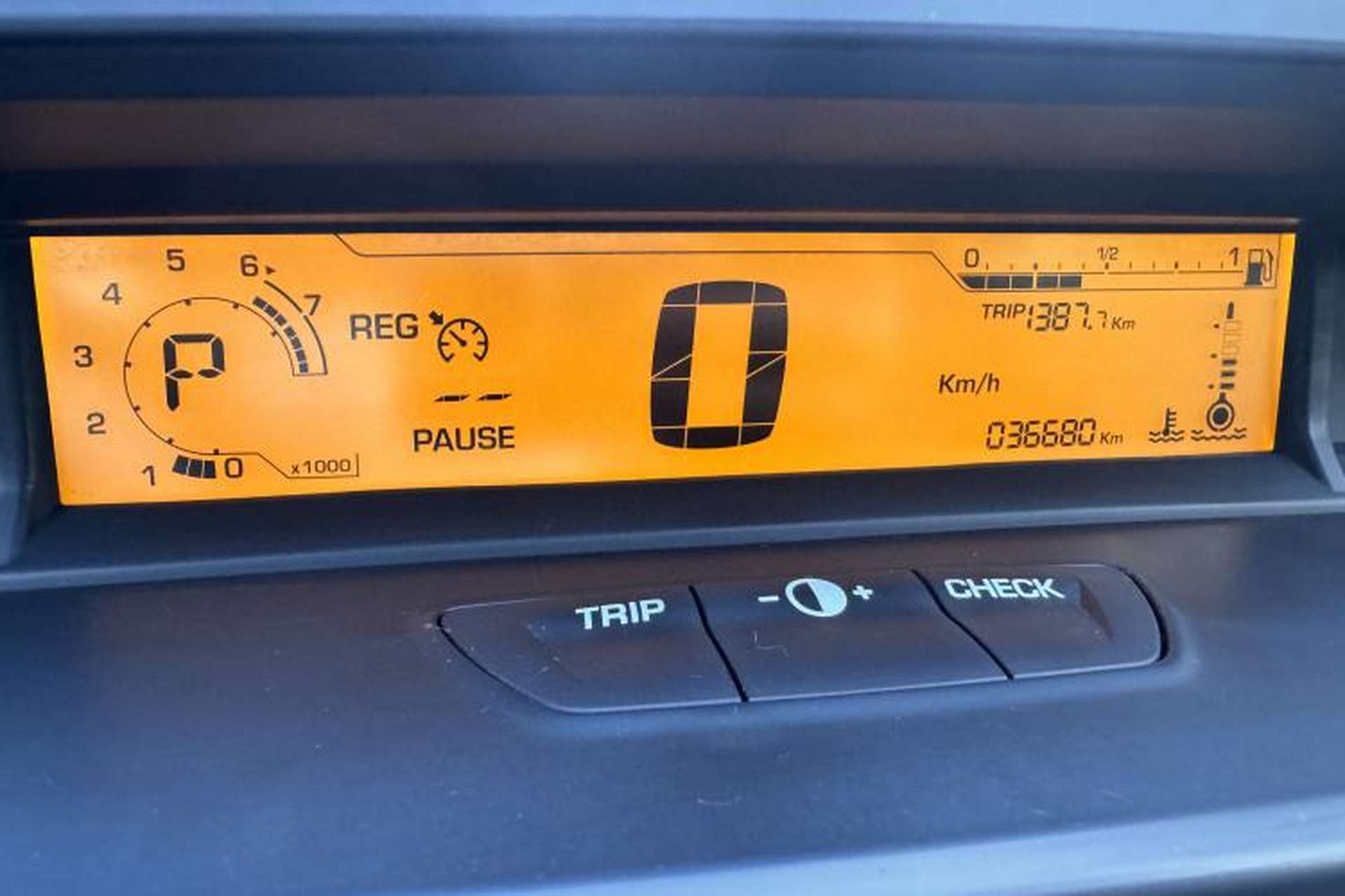 Used Citroen C-Quatre 2014 VTS Version 1.6L Automatic Prestige Model Odometer Close Up
