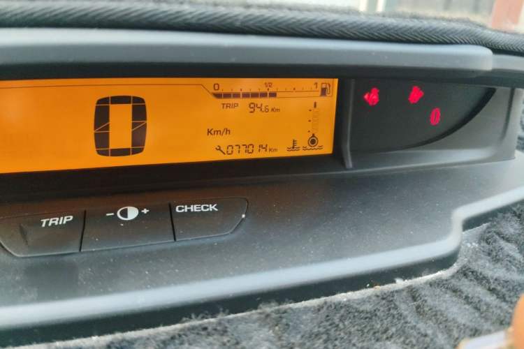 Used Citroen C-Quatre 2014 VTS Version 1.6L Manual - Premium Model Odometer Close Up