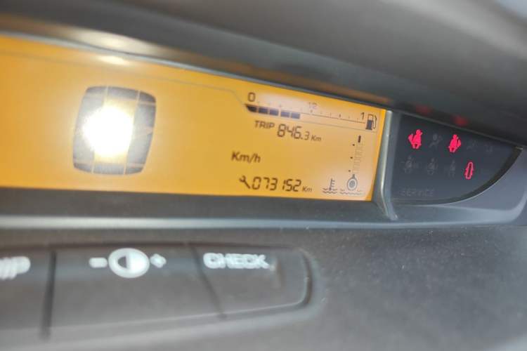 Used Citroen C-Quatre 2014 VTS Version 1.6L Manual - Premium Model Odometer Close Up