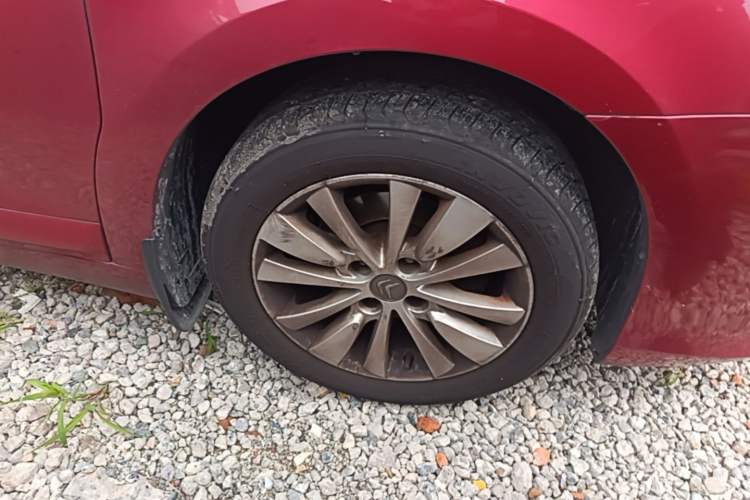 Used Citroen C-Quatre 2014 VTS Version 1.6L Manual - Premium Model Right Front Wheel Hub