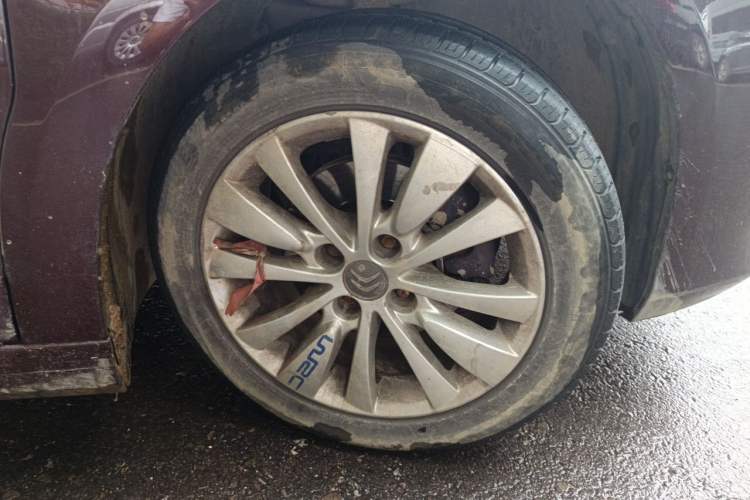 Used Citroen C-Quatre 2014 VTS Version 1.6L Manual - Premium Model Right Front Wheel Hub