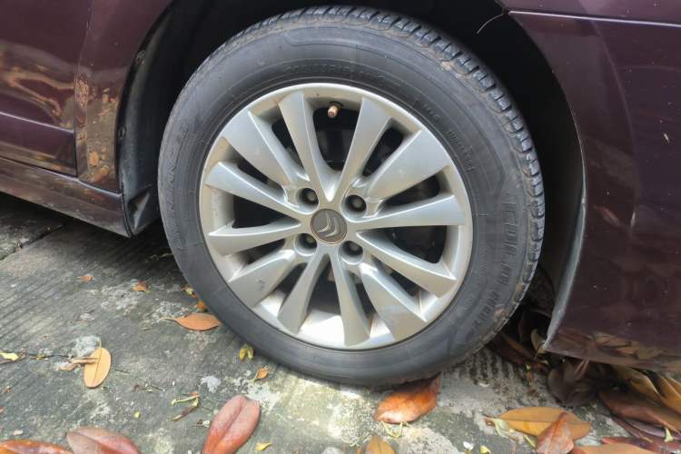 Used Citroen C-Quatre 2014 VTS Version 1.6L Automatic Prestige Model Right Front Wheel Hub