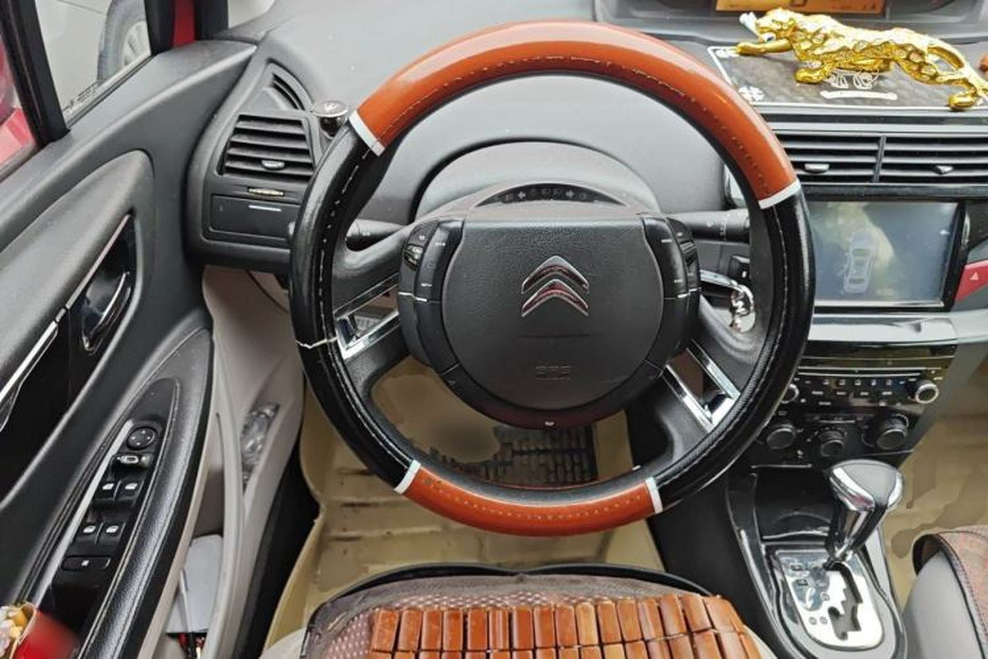 Used Citroen C-Quatre 2014 VTS Version 1.6L Automatic Prestige Model Steering Wheel