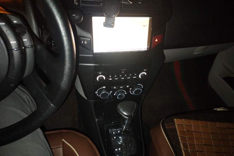 Used Citroen C-Quatre 2014 VTS Version 1.6L Automatic Prestige Model Audio And AC Panel