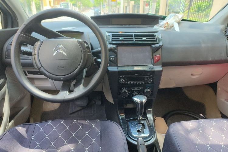 Used Citroen C-Quatre 2014 VTS Version 1.6L Automatic Prestige Model Center Console