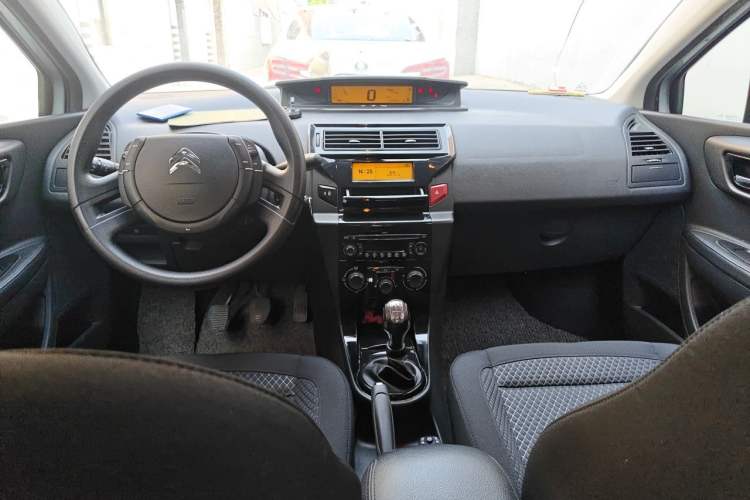 Used Citroen C-Quatre 2014 VTS Version 1.6L Manual - Premium Model Center Console