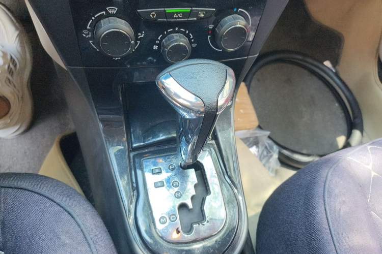 Used Citroen C-Quatre 2014 VTS Version 1.6L Automatic Prestige Model Gear Lever