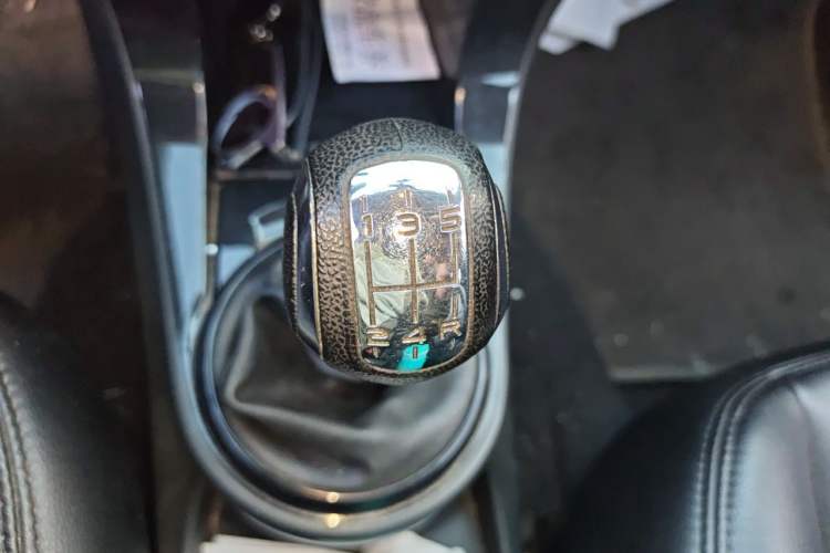 Used Citroen C-Quatre 2014 VTS Version 1.6L Manual - Premium Model Gear Lever