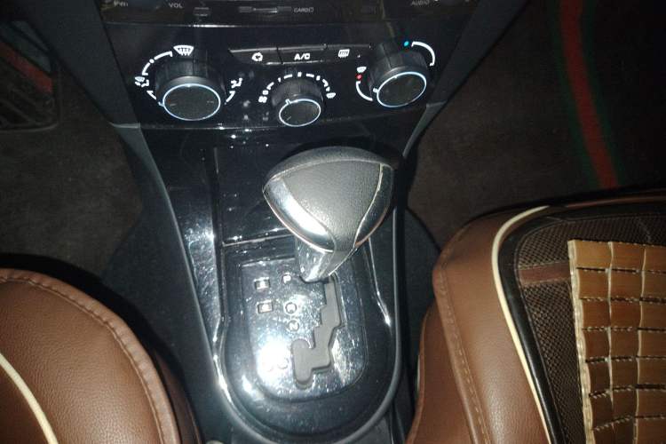 Used Citroen C-Quatre 2014 VTS Version 1.6L Automatic Prestige Model Gear Lever