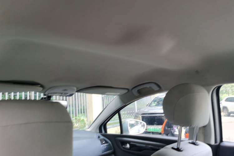 Used Citroen C-Quatre 2014 VTS Version 1.6L Manual - Premium Model Headliner