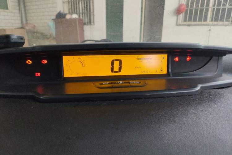 Used Citroen C-Quatre 2014 VTS Version 1.6L Manual - Premium Model Instrument Cluster
