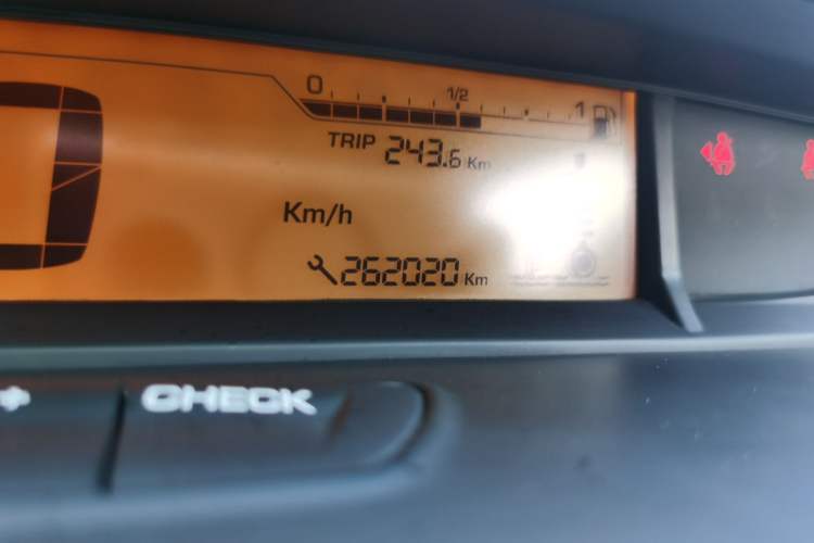 Used Citroen C-Quatre 2014 VTS Version 1.6L Manual - Premium Model Odometer Close Up