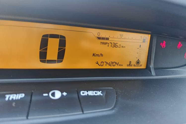 Used Citroen C-Quatre 2014 VTS Version 1.6L Manual - Premium Model Odometer Close Up
